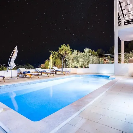 Villa Blanka For 12 *